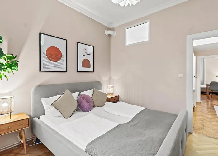Apartamento Modern Apartment, 3 Min To "u3 Neubaugasse" Viena